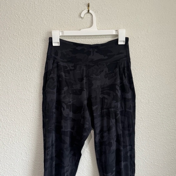 Lululemon Align Jogger Crop *23" Incognito Camo Multi Grey Size 6 Workout Gym - Picture 4 of 8